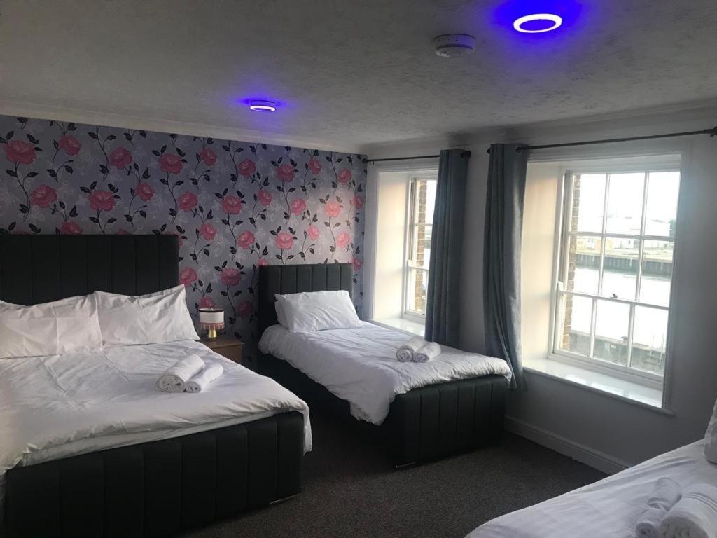 Spacious One Bedroom Flat With River View, 1E Great Yarmouth Exterior photo