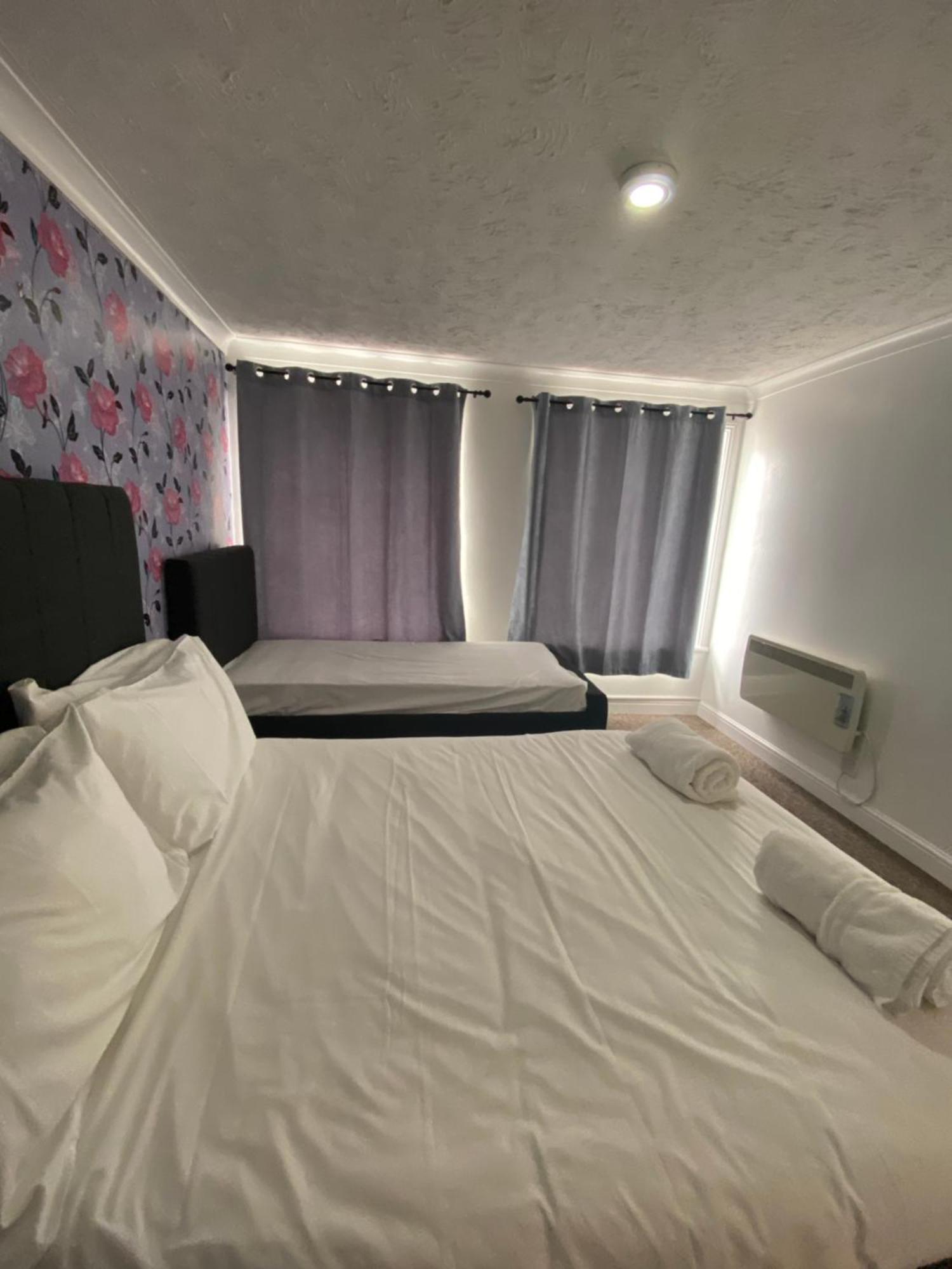 Spacious One Bedroom Flat With River View, 1E Great Yarmouth Exterior photo
